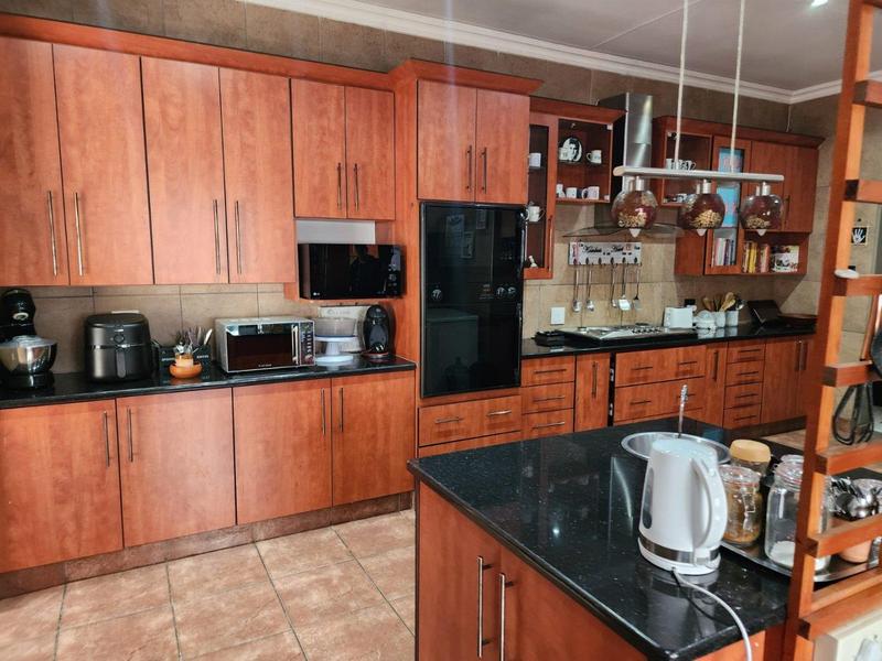 4 Bedroom Property for Sale in Sasolburg Ext 4 Free State